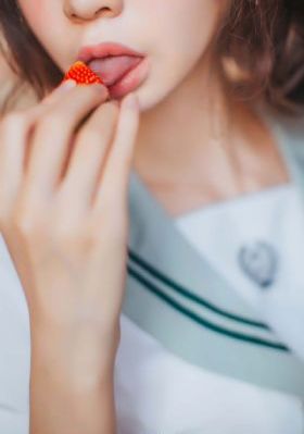 丰满的大胸女友3_高清在线观看